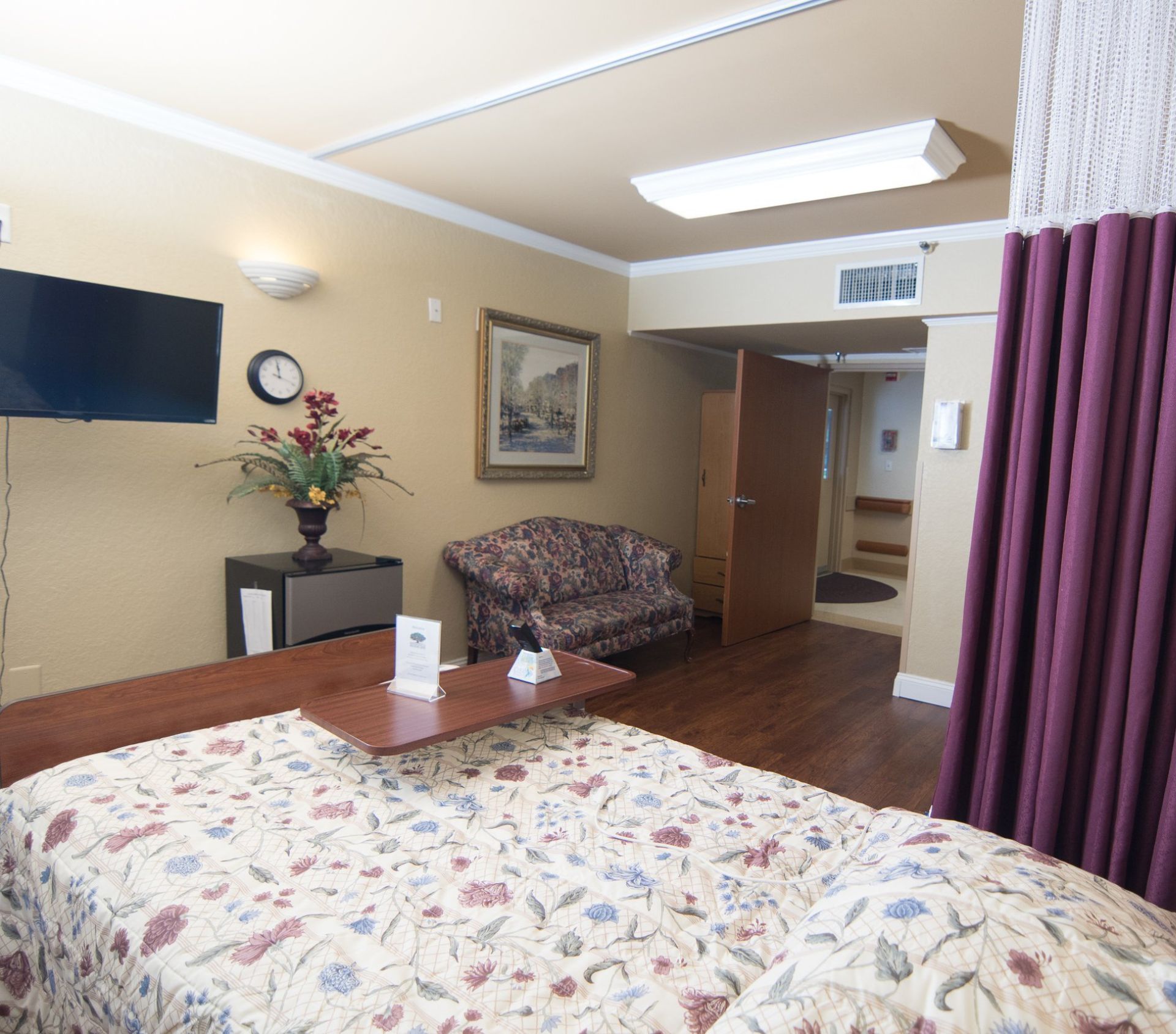 Bedroom in Brooksville healthcare center